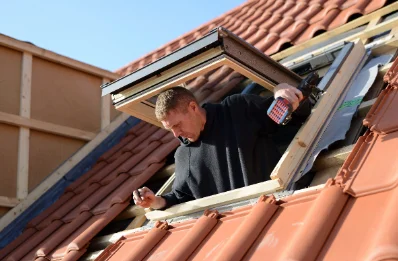 Pose de fenêtres de toit Velux à Loubens